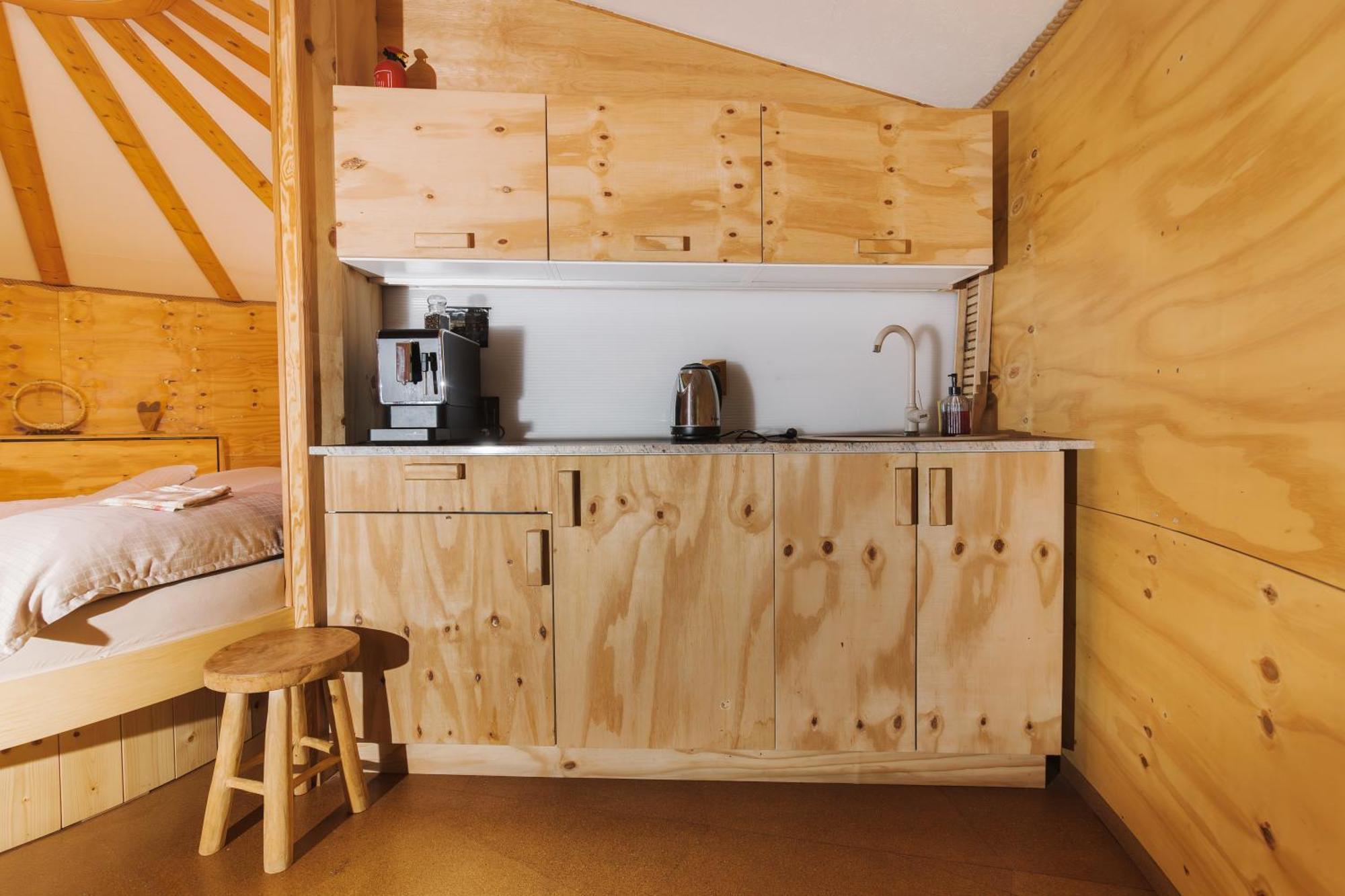 Glamp V Hluboke - Yurts And Wooden Houses Vsetín 외부 사진